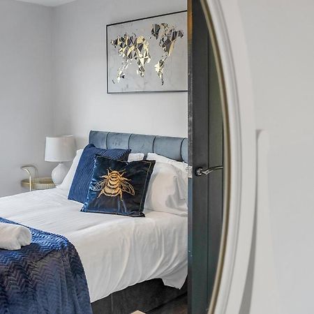 Modern & Spacious 2 Bedroom House - Free Parking - Front & Back Garden - Private Main Door Entrance Edinburgh Kültér fotó