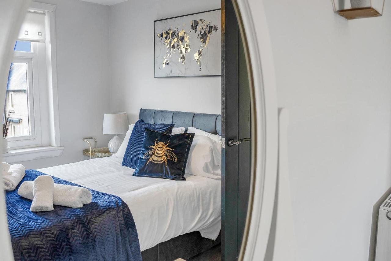 Modern & Spacious 2 Bedroom House - Free Parking - Front & Back Garden - Private Main Door Entrance Edinburgh Kültér fotó