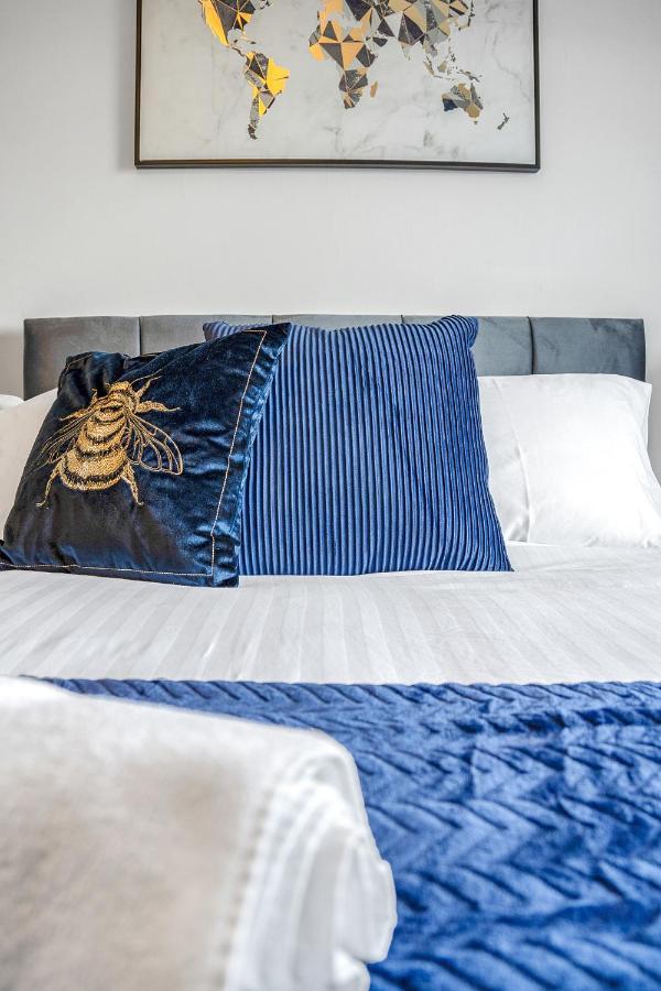 Modern & Spacious 2 Bedroom House - Free Parking - Front & Back Garden - Private Main Door Entrance Edinburgh Kültér fotó