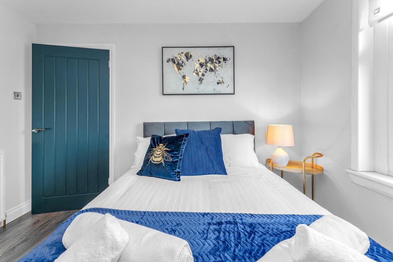 Modern & Spacious 2 Bedroom House - Free Parking - Front & Back Garden - Private Main Door Entrance Edinburgh Kültér fotó