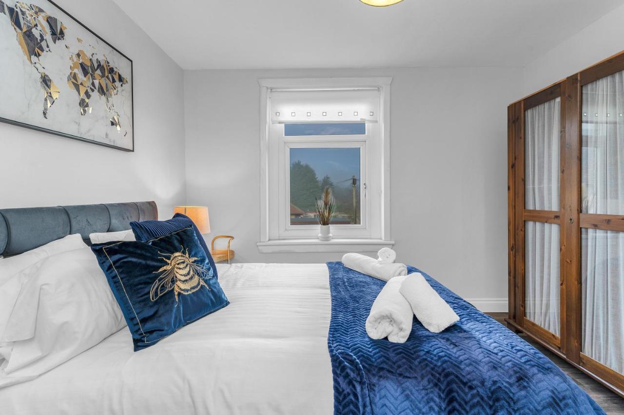 Modern & Spacious 2 Bedroom House - Free Parking - Front & Back Garden - Private Main Door Entrance Edinburgh Kültér fotó