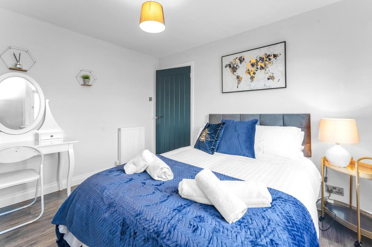 Modern & Spacious 2 Bedroom House - Free Parking - Front & Back Garden - Private Main Door Entrance Edinburgh Kültér fotó