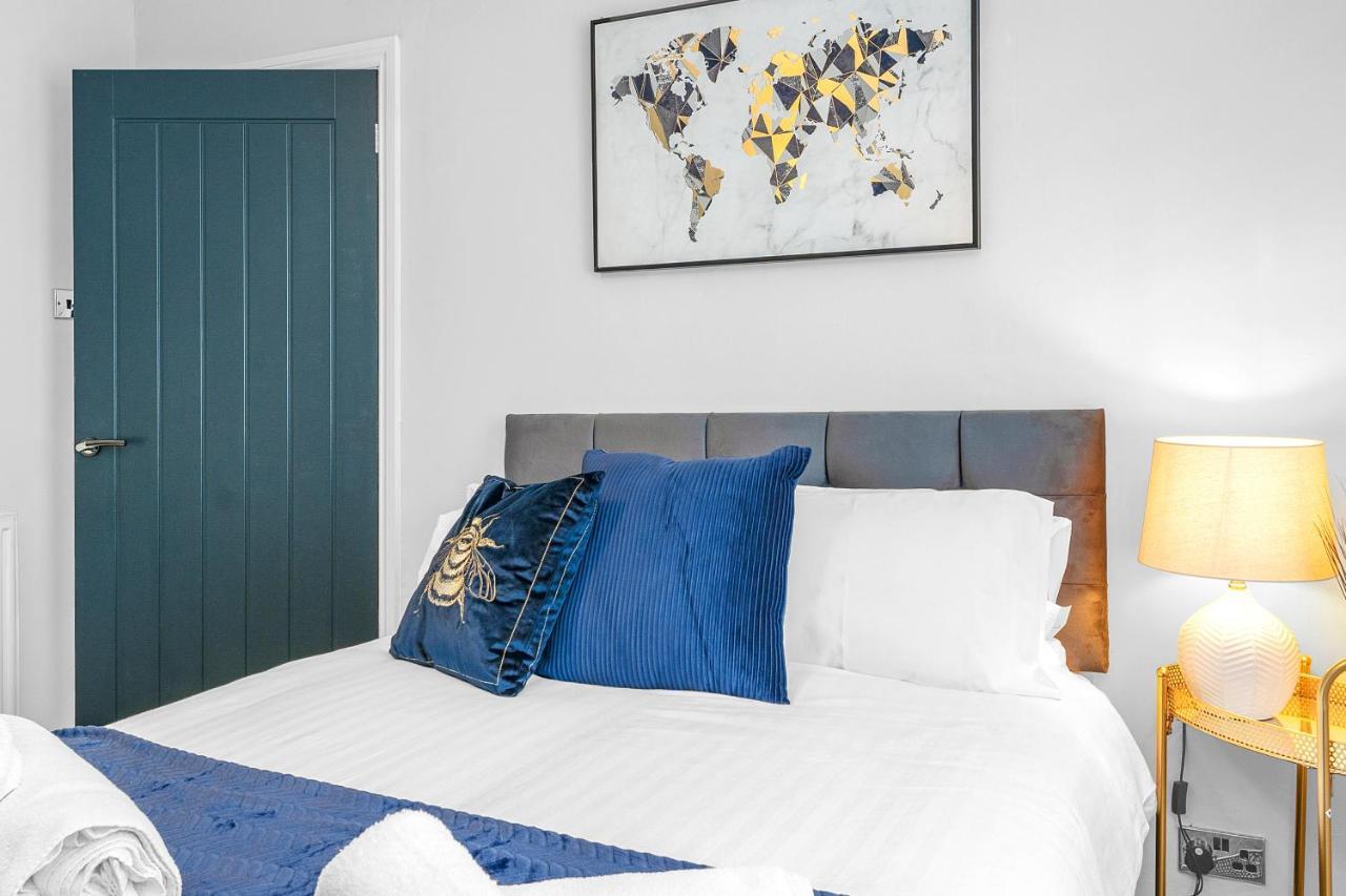 Modern & Spacious 2 Bedroom House - Free Parking - Front & Back Garden - Private Main Door Entrance Edinburgh Kültér fotó